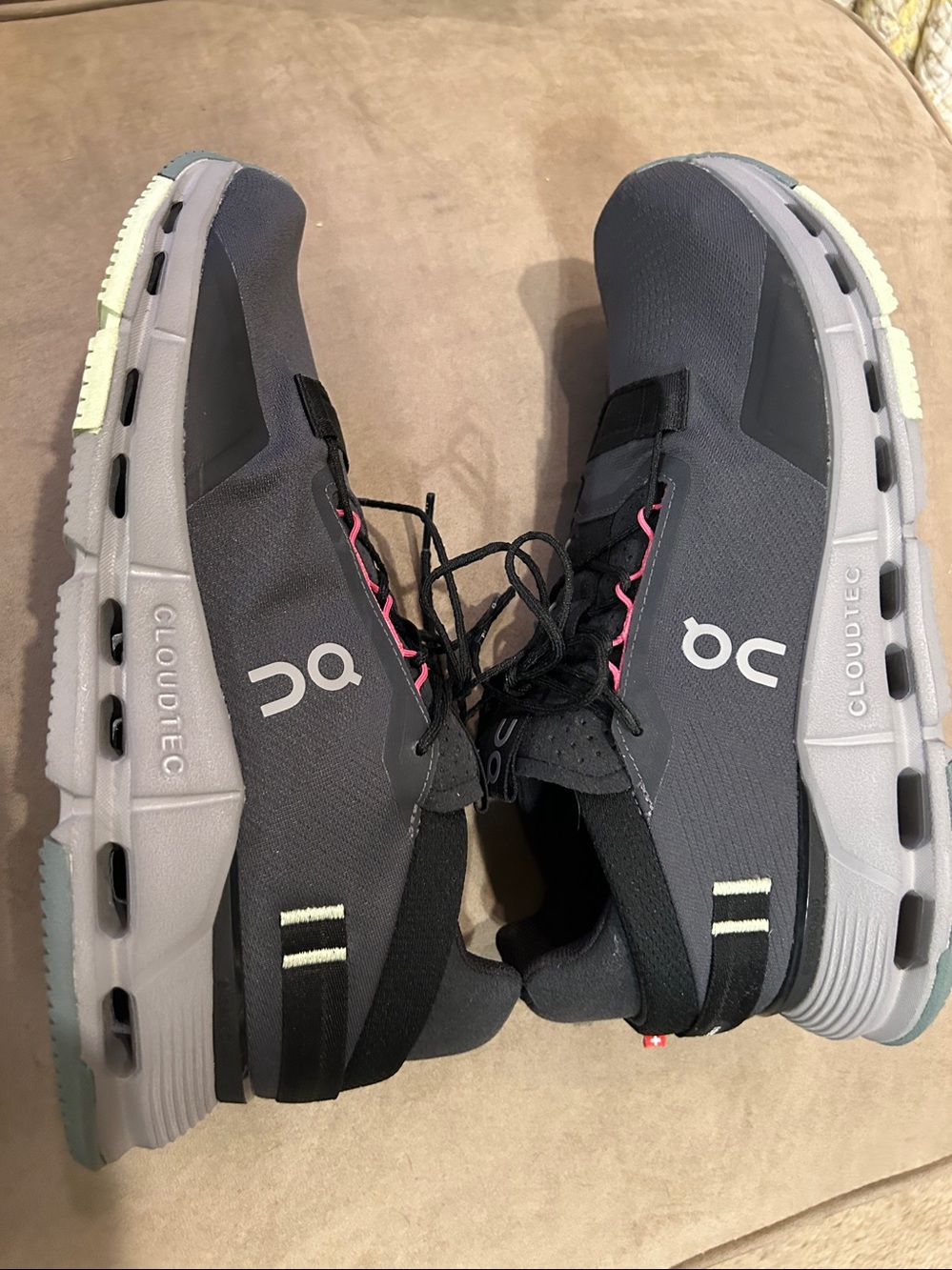 On Cloudnova 2 Running Shoes size 9.5 - Picture 7 of 8